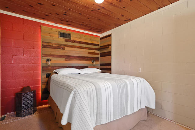 Image 33 of 47 For 67079 Ribbonwood Drive