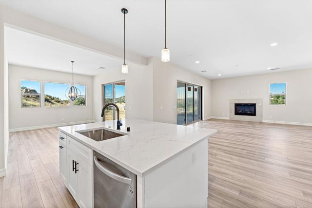 Detail Gallery Image 9 of 41 For 12635 via Vigneto #LOT 42,  Lakeside,  CA 92040 - 4 Beds | 2 Baths