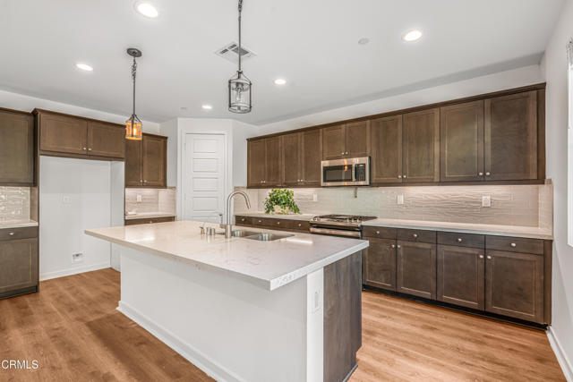 Detail Gallery Image 9 of 24 For 1224 Redbud St, Santa Paula,  CA 93060 - 4 Beds | 3 Baths