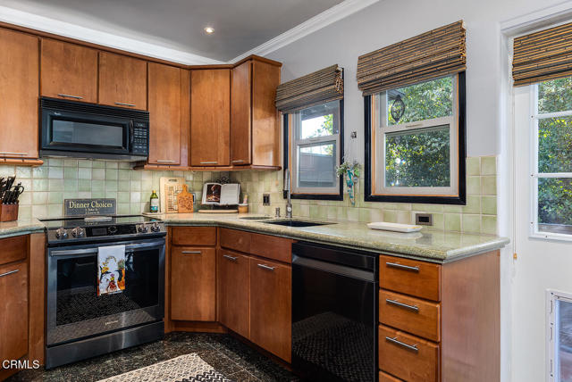 Detail Gallery Image 15 of 31 For 228 Oaks Ave, Monrovia,  CA 91016 - 3 Beds | 3/1 Baths