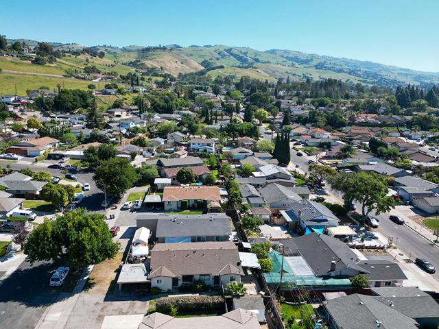 Image 38 of 40 For 1582 Fall Avenue