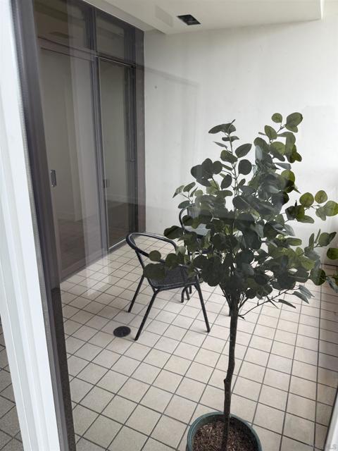 700 W Harbor, San Diego CA: https://media.crmls.org/mediaz/d3edc552-be52-454f-bb00-7f9966964f89.jpg
