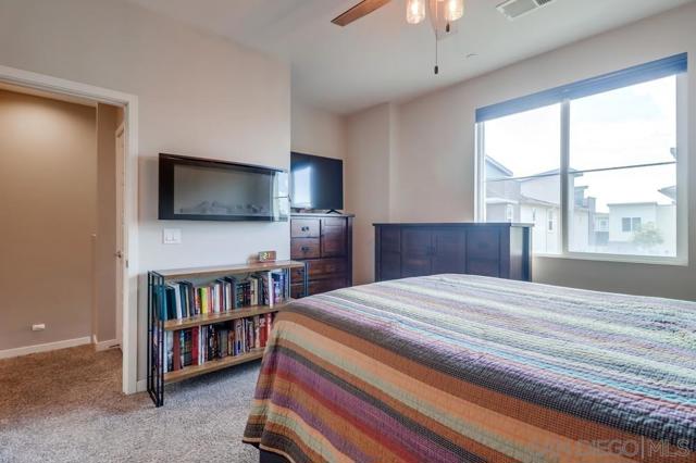 1875 Observation Way, Chula Vista CA: https://media.crmls.org/mediaz/d3eebeca-3879-43dd-a86d-b678b1c3c1b9.jpg