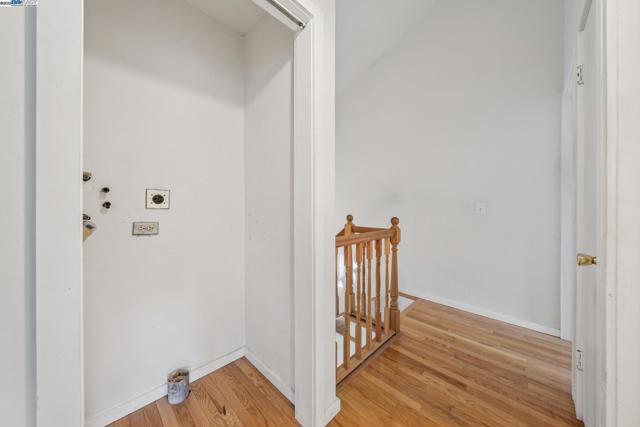 7171 HOMEWOOD DRIVE, Oakland CA: https://media.crmls.org/mediaz/d3ef01a4-adb9-4494-b43e-db46f8495dbd.jpg