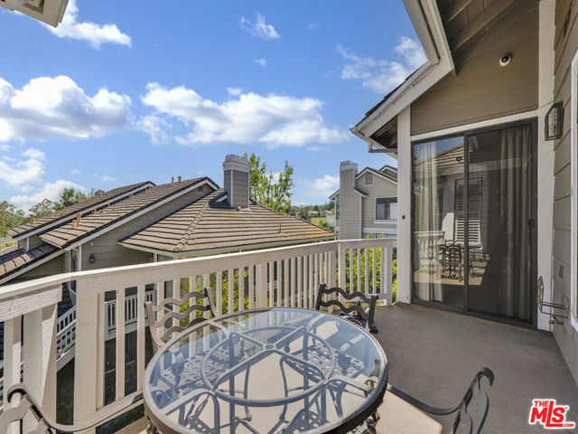 24 Green Brier Circle, Coto de Caza CA: https://media.crmls.org/mediaz/d3ef58b7-e393-4948-a2dd-2b71cb6321e4.jpg
