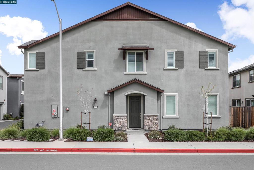 41 Bright Ln