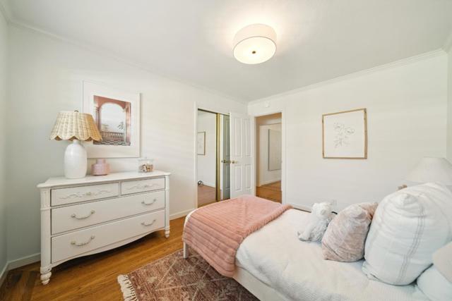 263 W Oakwood Boulevard, Redwood City CA: https://media.crmls.org/mediaz/d3f071dc-5d76-4618-935e-088e70caad1f.jpg