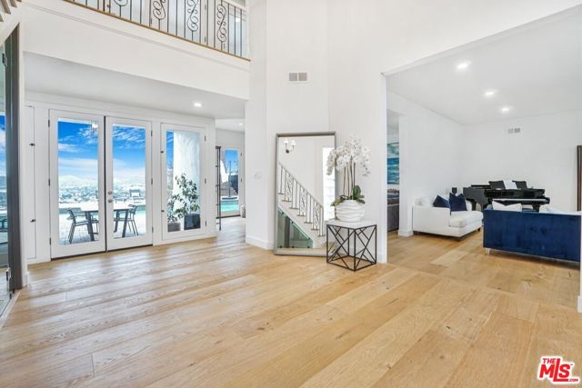 3485 Ridgeford Drive, Westlake Village CA: https://media.crmls.org/mediaz/d3f1398d-6cd5-43d5-8401-c3c12dfdb2ab.jpg