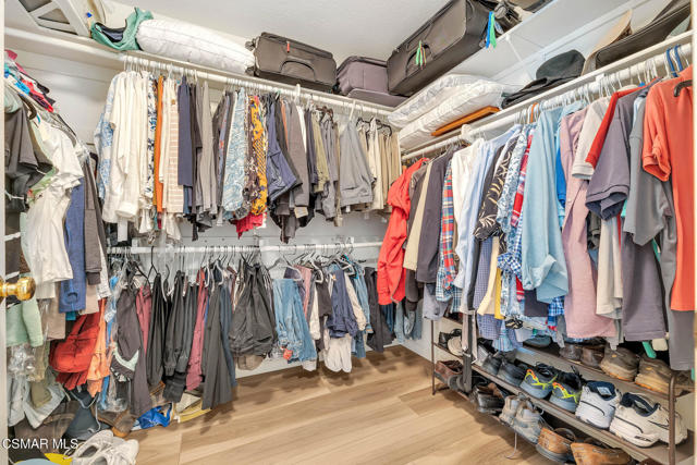 5050 Golden Nugget Way, Oak Park CA: https://media.crmls.org/mediaz/d3f169c8-cb01-4f39-8d9b-bc55495d2006.jpg