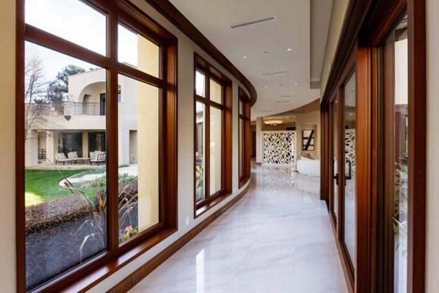 27500 La Vida Real, Los Altos Hills CA: https://media.crmls.org/mediaz/d3f21f76-b358-45b2-b490-4415f00c6586.jpg