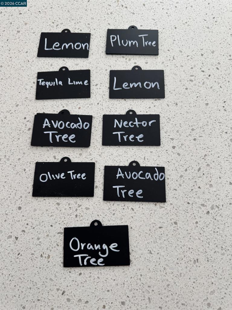 https://media.crmls.org/mediaz/d3f234dc-6e17-4336-ae5a-0ee392519198.jpg?preset=X-Large