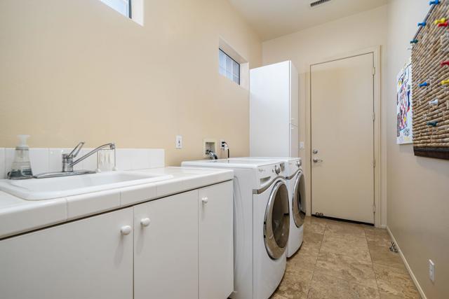 1 Birkdale Circle, Rancho Mirage CA: https://media.crmls.org/mediaz/d3f273ca-337a-4047-ba2f-5651db7e866f.jpg
