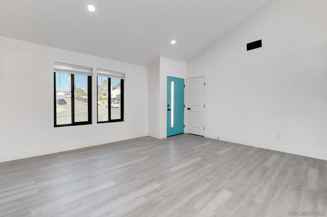 6035 Harps Ct, San Diego CA: https://media.crmls.org/mediaz/d3f375da-7113-46e1-8c4d-95ff14799039.jpg