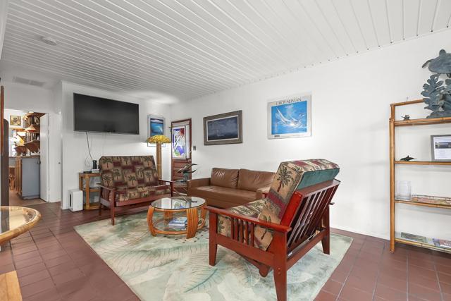 5038 40 W Point Loma Blvd, San Diego CA: https://media.crmls.org/mediaz/d3f3a3c3-0c0a-41fd-9e39-682df5d32bdf.jpg