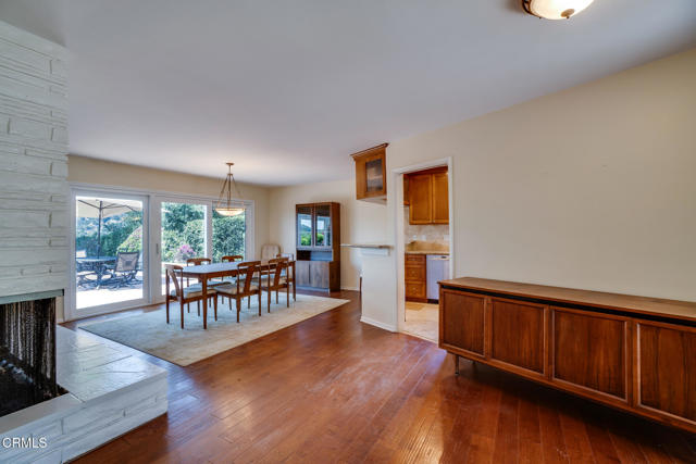 509 N Alta Vista Avenue, Monrovia CA: https://media.crmls.org/mediaz/d3f3eb2d-16cd-4d3e-8fa4-f9f6ffb1573d.jpg