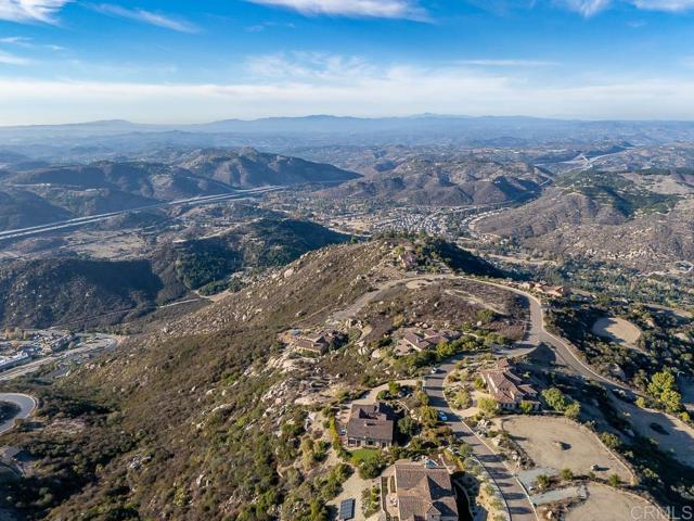 29472 Welk Highland Dr., Escondido CA: https://media.crmls.org/mediaz/d3f4571a-8b8f-4e26-992a-32f611020c75.jpg