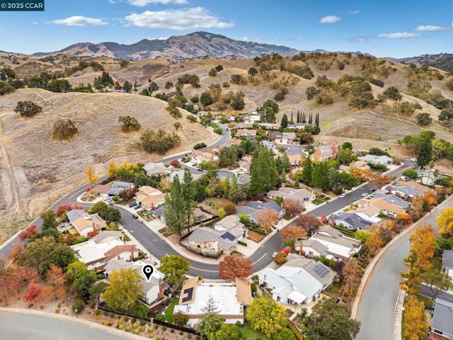 2115 Wilmington Dr, Walnut Creek CA: https://media.crmls.org/mediaz/d3f47fcb-8f23-4e14-a3ab-75da12b06612.jpg