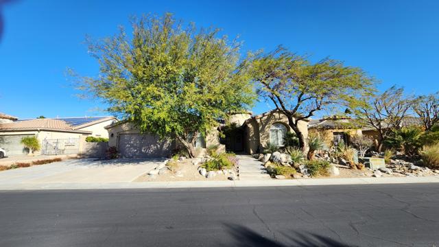 1002 Alta Cresta, Palm Springs CA: https://media.crmls.org/mediaz/d3f4b90d-e8b1-4044-b1ca-47ffe0d35adf.jpg
