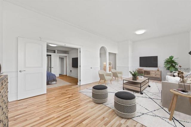 15241526 Irving Street, San Francisco CA: https://media.crmls.org/mediaz/d3f50da6-d4cd-4a2f-92b3-52c3a7fc1911.jpg