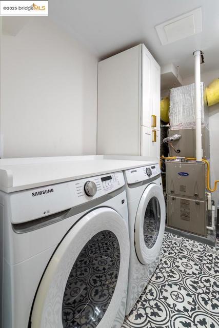 1515 Hampel St, Oakland CA: https://media.crmls.org/mediaz/d3f56950-73f6-41dd-b839-a758363b5373.jpg