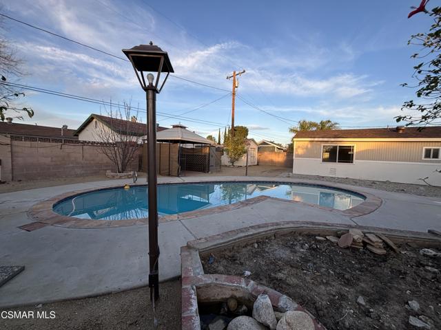1535 Wallace Street, Simi Valley CA: https://media.crmls.org/mediaz/d3f5bd7e-f4d9-48f5-9113-be41bc5f8392.jpg