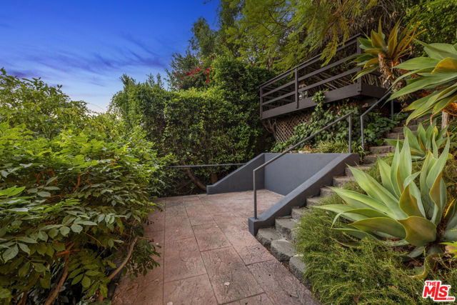 3625 Lowry Road, Los Angeles CA: https://media.crmls.org/mediaz/d3f611af-5cdc-41e8-b005-2393ab2e7373.jpg