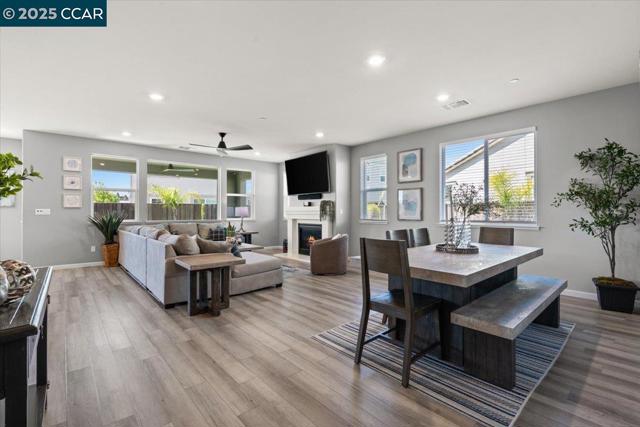405 Avanti Way, Oakley CA: https://media.crmls.org/mediaz/d3f6aa94-8405-4b38-9629-b3160cb7b03c.jpg