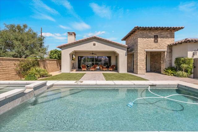 55120 Autumn Valley Court, La Quinta CA: https://media.crmls.org/mediaz/d3f78e27-0c98-48f0-9a49-d73b1da21f7a.jpg