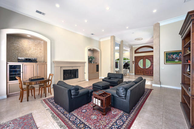 1690 Calle Tierra Vista, Camarillo CA: https://media.crmls.org/mediaz/d3f7e177-7201-4dfe-9fcf-95cbabee050a.jpg