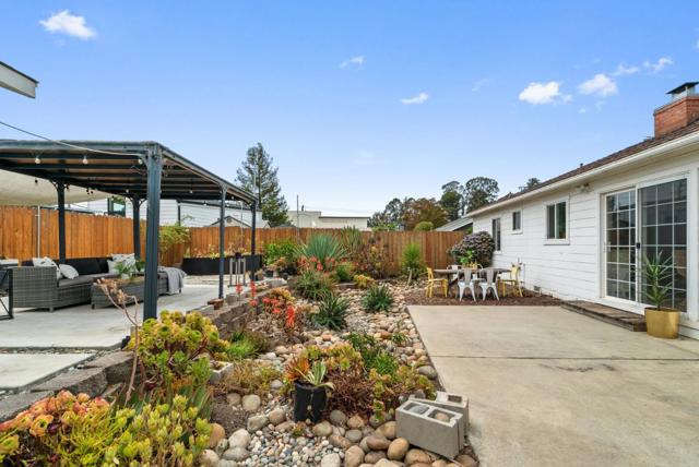 3080 Eleanor Way, Santa Cruz CA: https://media.crmls.org/mediaz/d3f8785a-4856-4baa-9322-b916d2ae1a8a.jpg