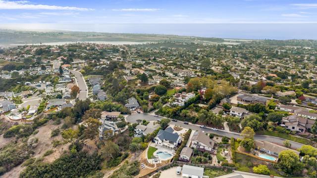 Detail Gallery Image 41 of 42 For 3920 Holly Brae, Carlsbad,  CA 92008 - 6 Beds | 5 Baths