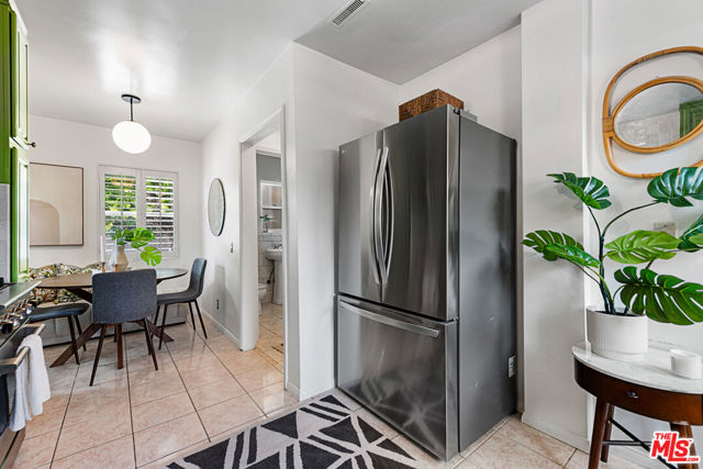 1205 Appleton Way, Venice CA: https://media.crmls.org/mediaz/d3f8d9bd-12eb-4614-b1ad-b61e8d2ce2f7.jpg