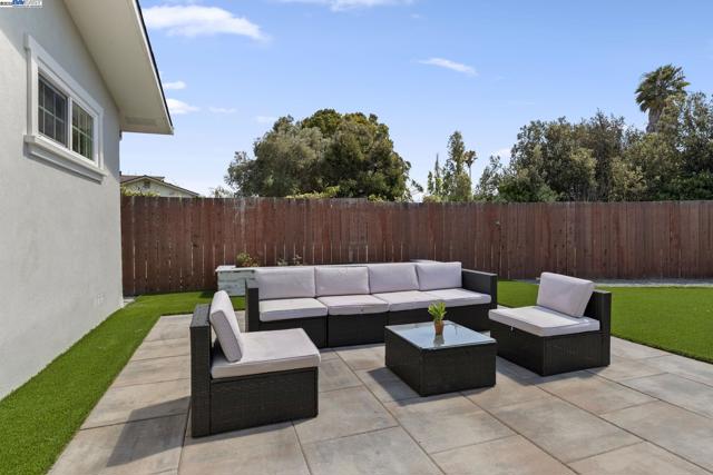 36523 Cherry St, Newark CA: https://media.crmls.org/mediaz/d3f8f20d-466f-4086-b18f-1d39f5e825ec.jpg