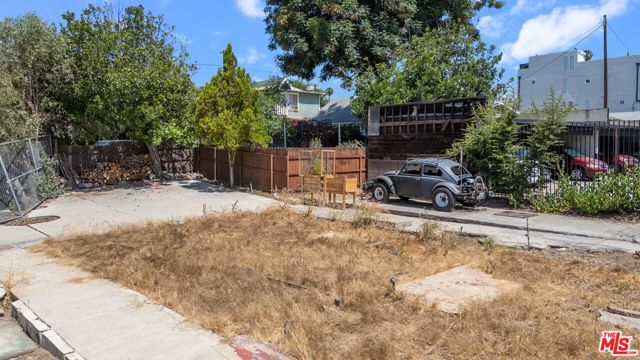 133 S Avenue 64, Los Angeles CA: https://media.crmls.org/mediaz/d3f94e4f-6f42-45c0-aac2-96515bf9bf2f.jpg