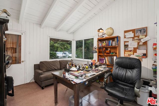 1809 Melhill Way, Los Angeles CA: https://media.crmls.org/mediaz/d3f984c1-7210-4050-ba3b-fdbbe452123c.jpg