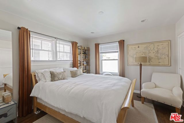 1569 S Orange Grove Avenue, Los Angeles CA: https://media.crmls.org/mediaz/d3fa4813-2758-4edd-8a01-fce92c9371a6.jpg