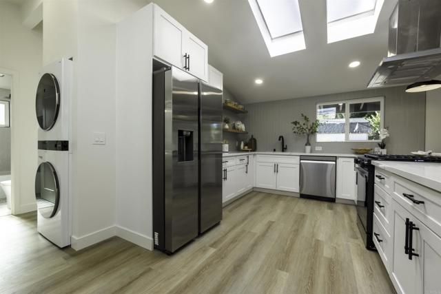 Detail Gallery Image 10 of 26 For 6994 Carthage St, San Diego,  CA 92120 - 4 Beds | 3 Baths