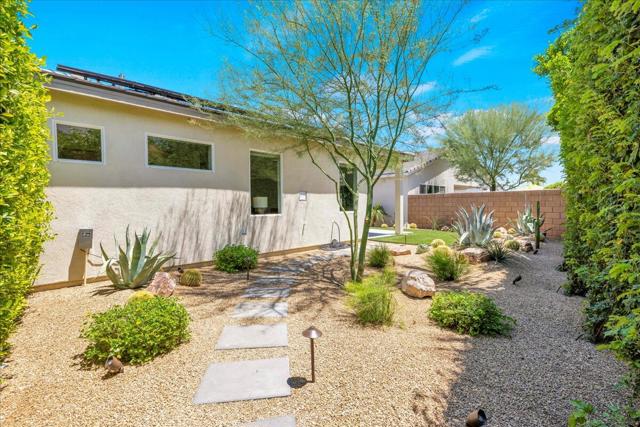 36285 Corta Aguila, Cathedral City CA: https://media.crmls.org/mediaz/d3faacba-8a04-4644-91d9-795466d97946.jpg
