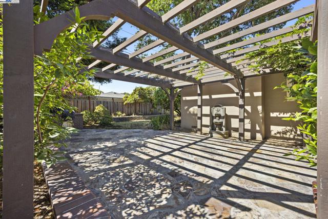 4580 Theresa Ave, Fremont CA: https://media.crmls.org/mediaz/d3fac840-e4ee-4607-b517-8d29a6bf0bcf.jpg