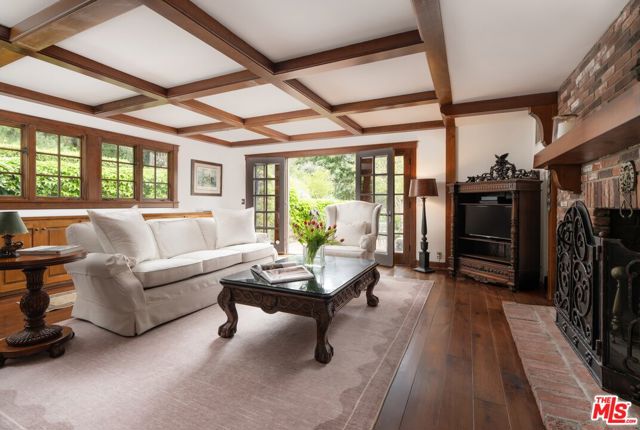 4385 Via Presada, Santa Barbara CA: https://media.crmls.org/mediaz/d3fb95b5-5ff6-4d60-b4a5-55a3e2d2a5d1.jpg