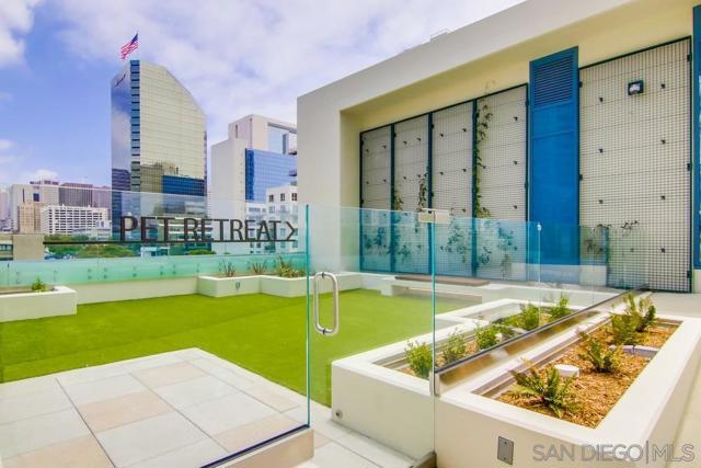 1388 Kettner Blvd, San Diego CA: https://media.crmls.org/mediaz/d3fbd7ee-49ae-420a-928b-40fbe5a91c85.jpg