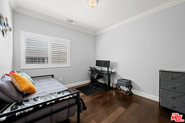 5335 Cartwright Avenue, North Hollywood CA: https://media.crmls.org/mediaz/d3fbe394-2614-424f-9ce4-8da528e2905f.jpg
