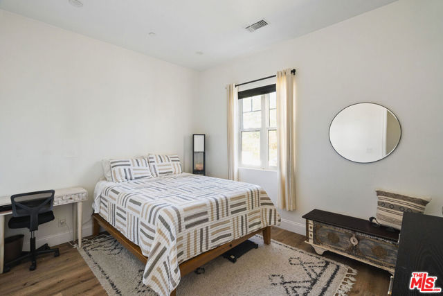 1408 Plymouth Circle, Thousand Oaks CA: https://media.crmls.org/mediaz/d3fd26b0-2035-4163-a377-5d523d659beb.jpg