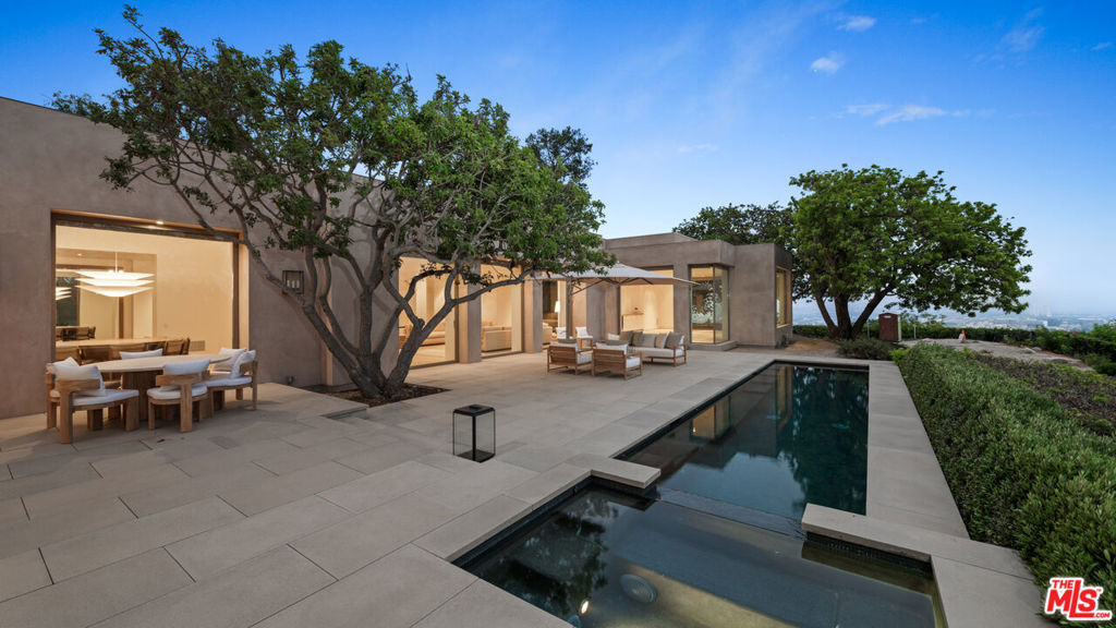 1016 N Hillcrest Road