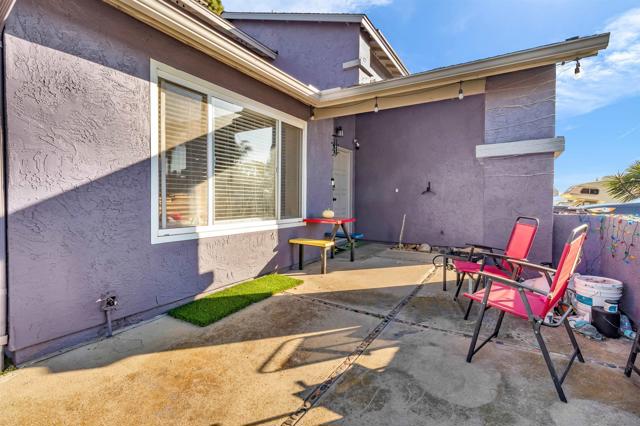 341 Paraiso Ave, Spring Valley CA: https://media.crmls.org/mediaz/d3fda148-8a09-49a0-8b47-9f94ae562cac.jpg