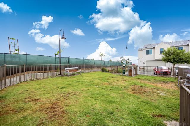 2097 Bluestone Cir, Chula Vista CA: https://media.crmls.org/mediaz/d3fdddaa-fcb2-445a-8dca-b94754391a40.jpg