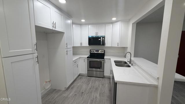 Detail Gallery Image 5 of 16 For 1300 Saratoga Ave #107,  Ventura,  CA 93003 - 3 Beds | 2 Baths