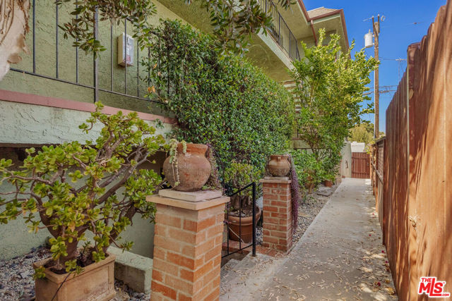 3115 6th Street, 4 photo 5