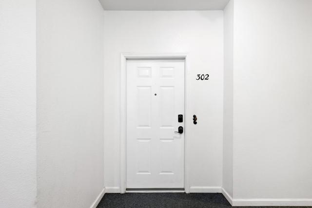 550 El Camino Real, Burlingame CA: https://media.crmls.org/mediaz/d3fed31e-ccf9-4363-a877-f81a97ae1722.jpg