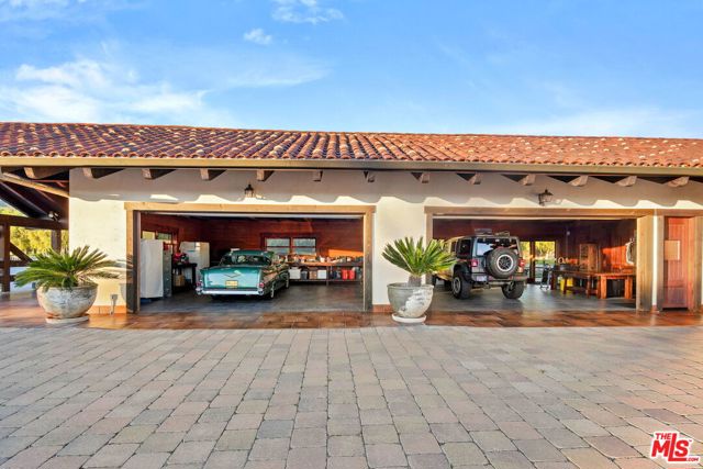 Drew Fenton | 12486 Yerba Buena Road Malibu CA | MLS: 7446370 Drew Fenton | 12486 Yerba Buena Road Malibu CA | MLS: 7446370